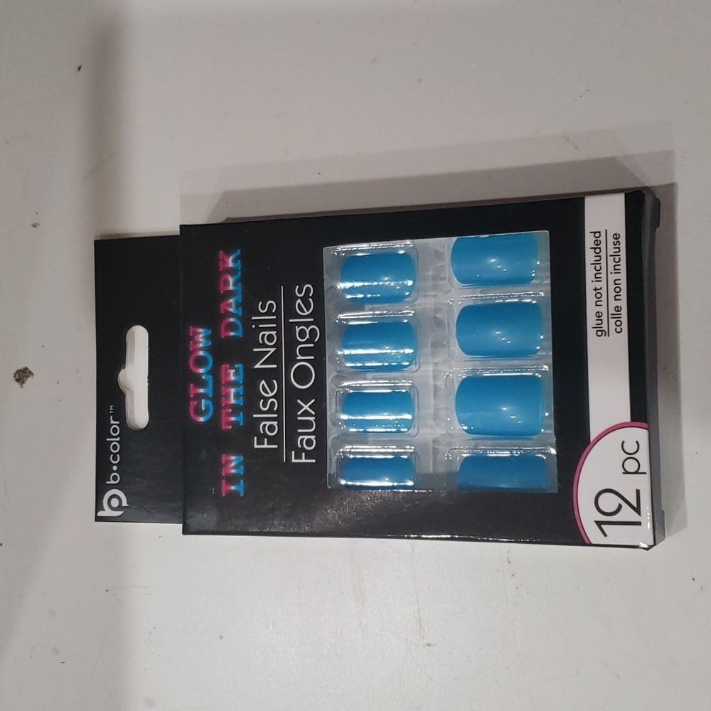12 pc Glow in the dark square nails 💅